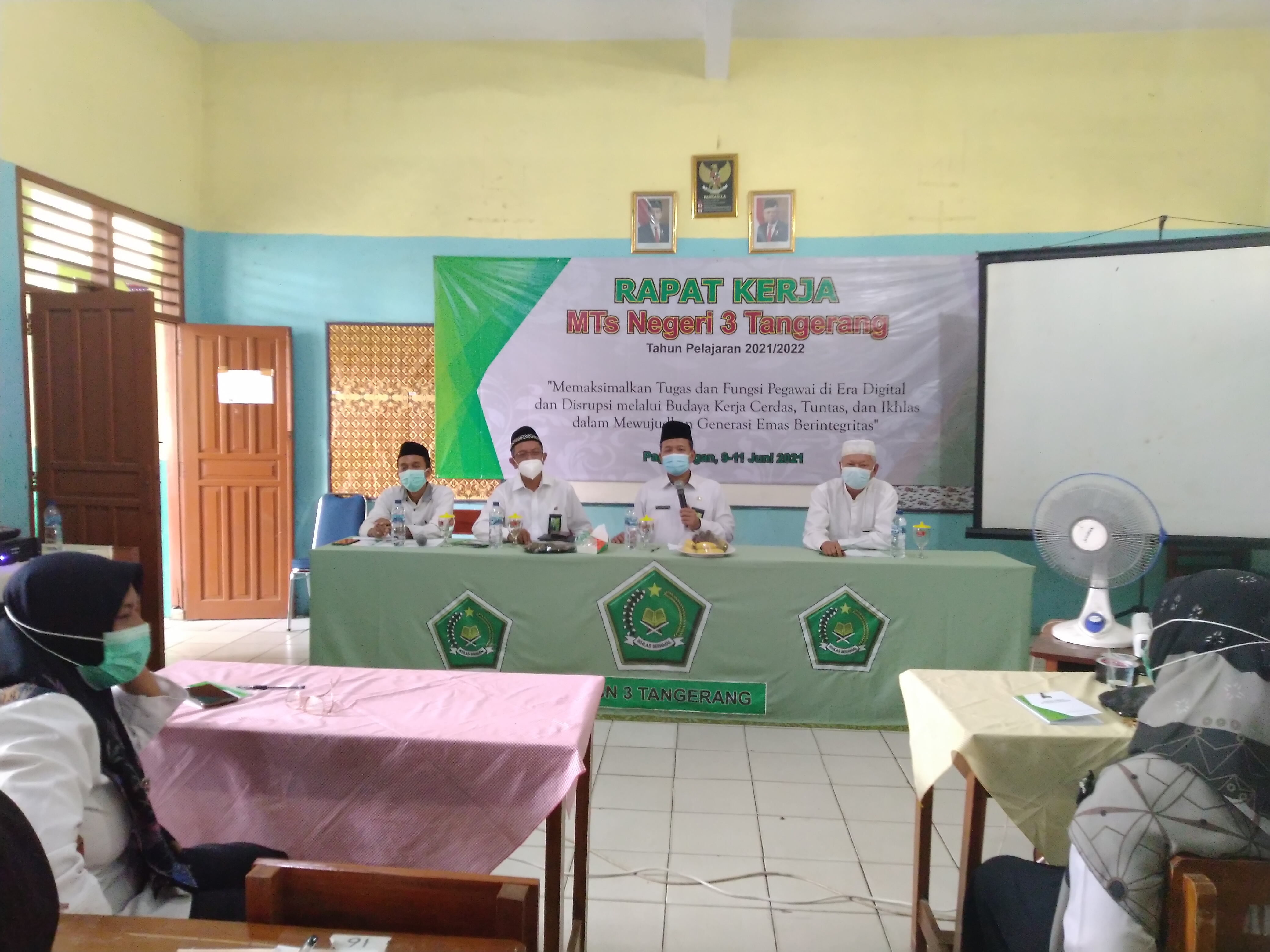 Pembukaan Rapat Kerja (Raker) MTs Negeri 3 Tangerang oleh Kepala Kemenag Tangerang