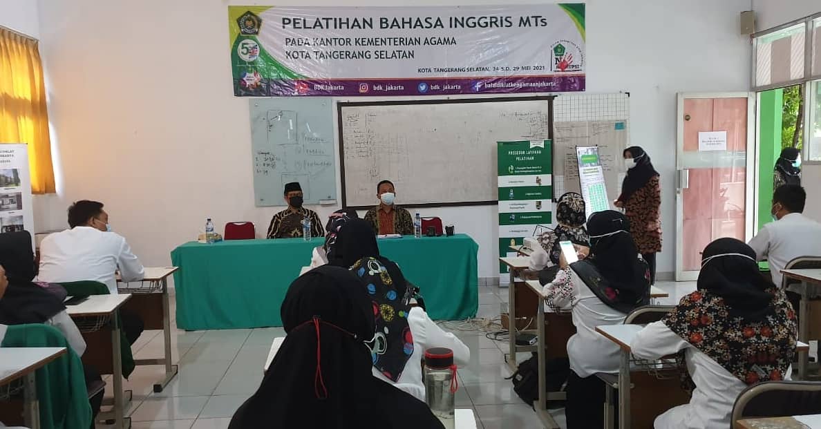 Kasubbag TU Menutup Pelatihan