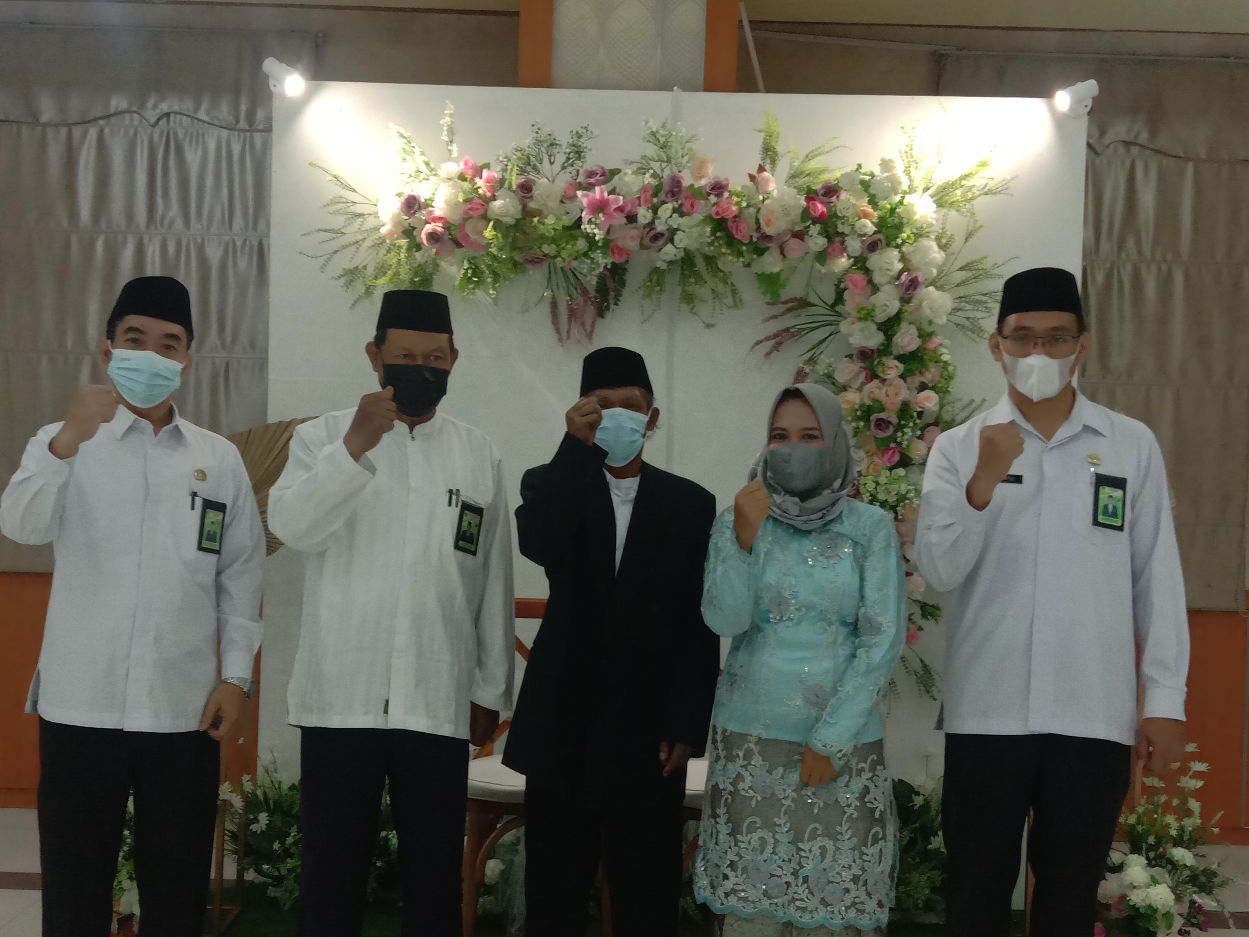 Pasangan Pengantin yang di-itsbat-kan pernikahannya