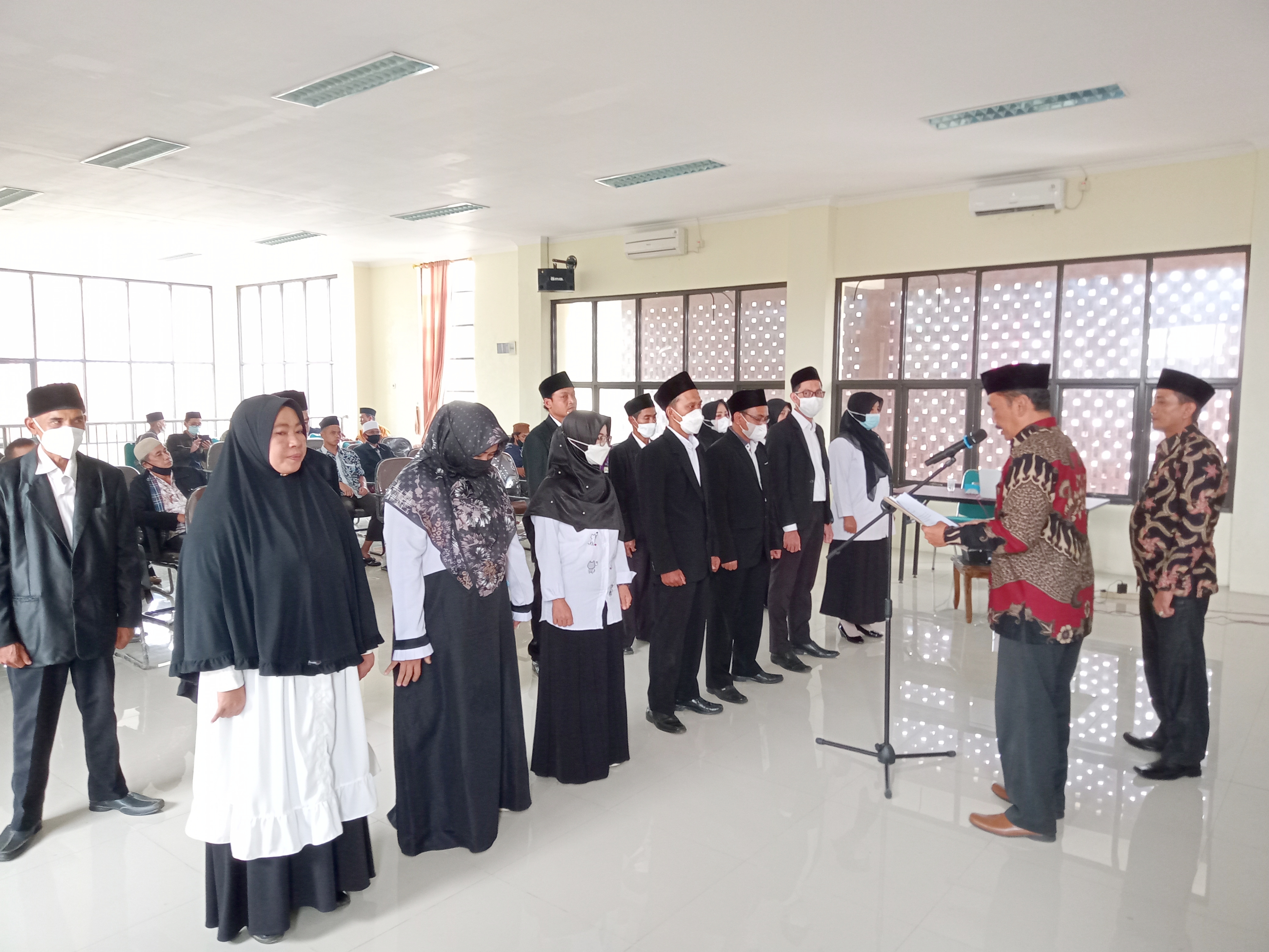 Kasi Pd. Pontren Kemenag Lebak Ajrum Firdaus Saat Melantik Pengurus IPQ Kab. Lebak Masa Bakti 2021-2026