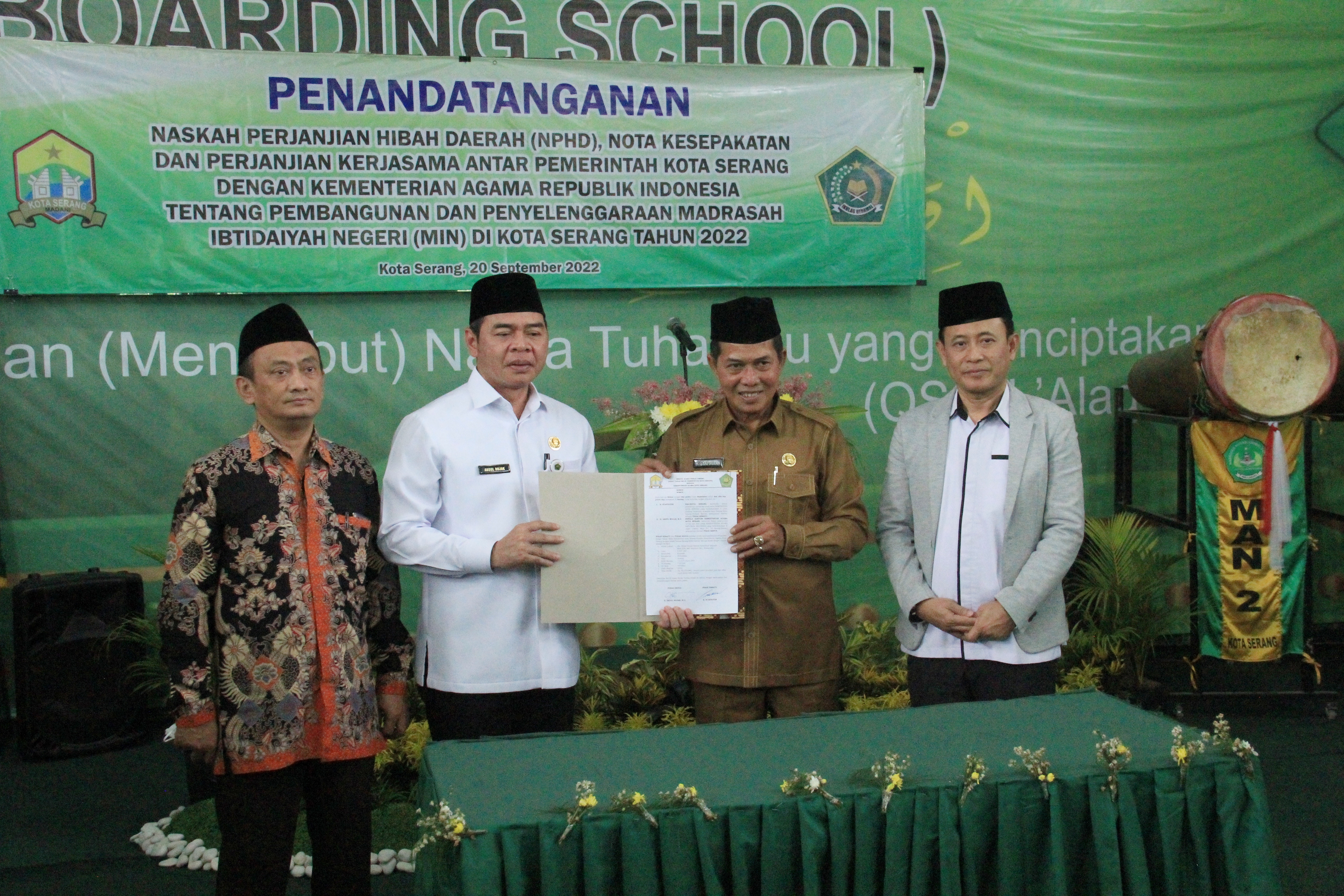 Penandatanganan NPHD dan MoU antara Pemkot Serang dengan Kementerian Agama