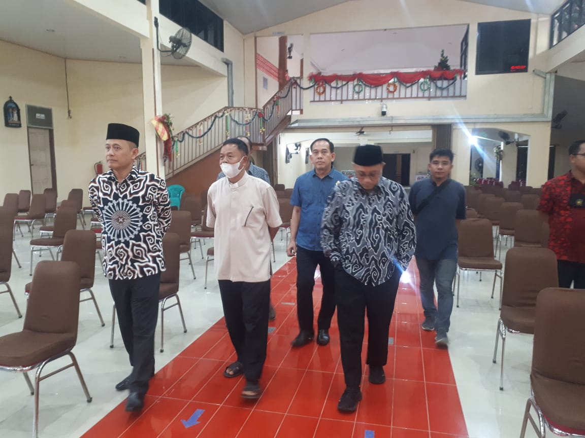 Kakanwil Kemenag Banten saat mendampingi Stafsus Menag RI di Kota Cilegon