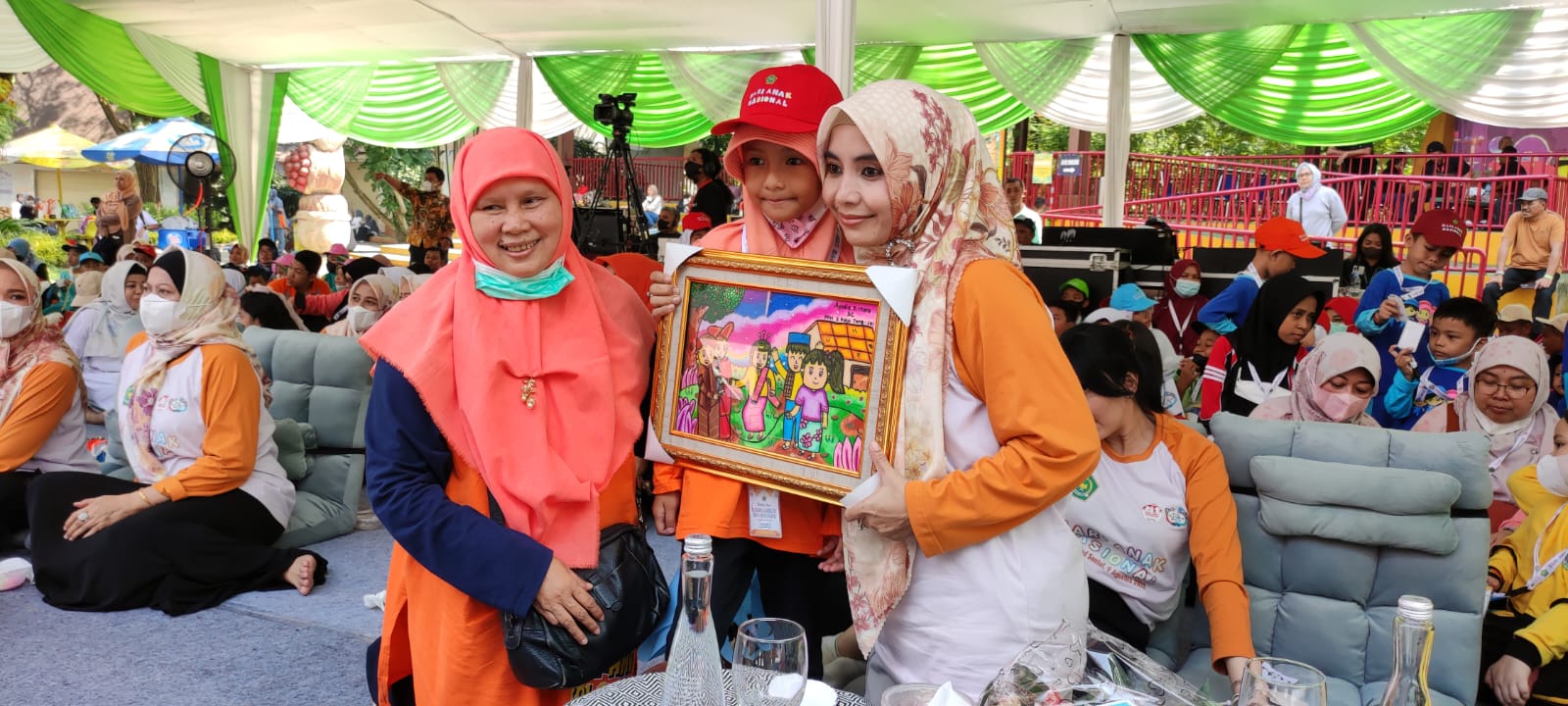 Siswa MIN 3 Kota Tangsel Dapat Doorprize Sepeda Mini Pada Peringatan HAN 2022