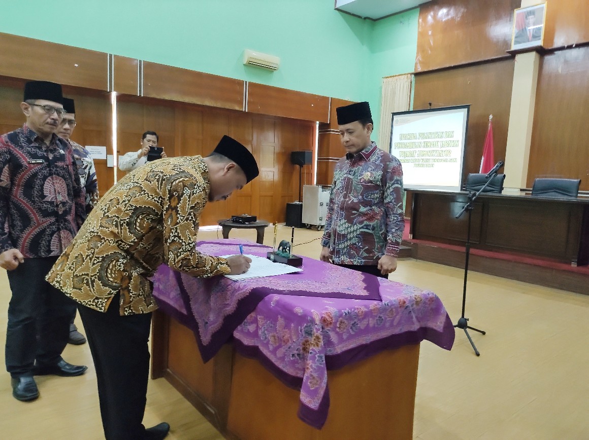 Kakanwil melantik Pembimas Hindu.