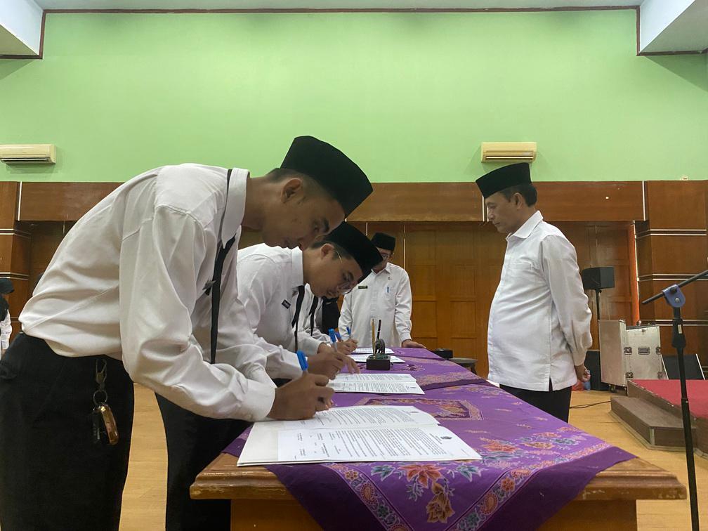 Kakanwil lantik 86 pejabat fungsional Kanwil Kemenag Banten.