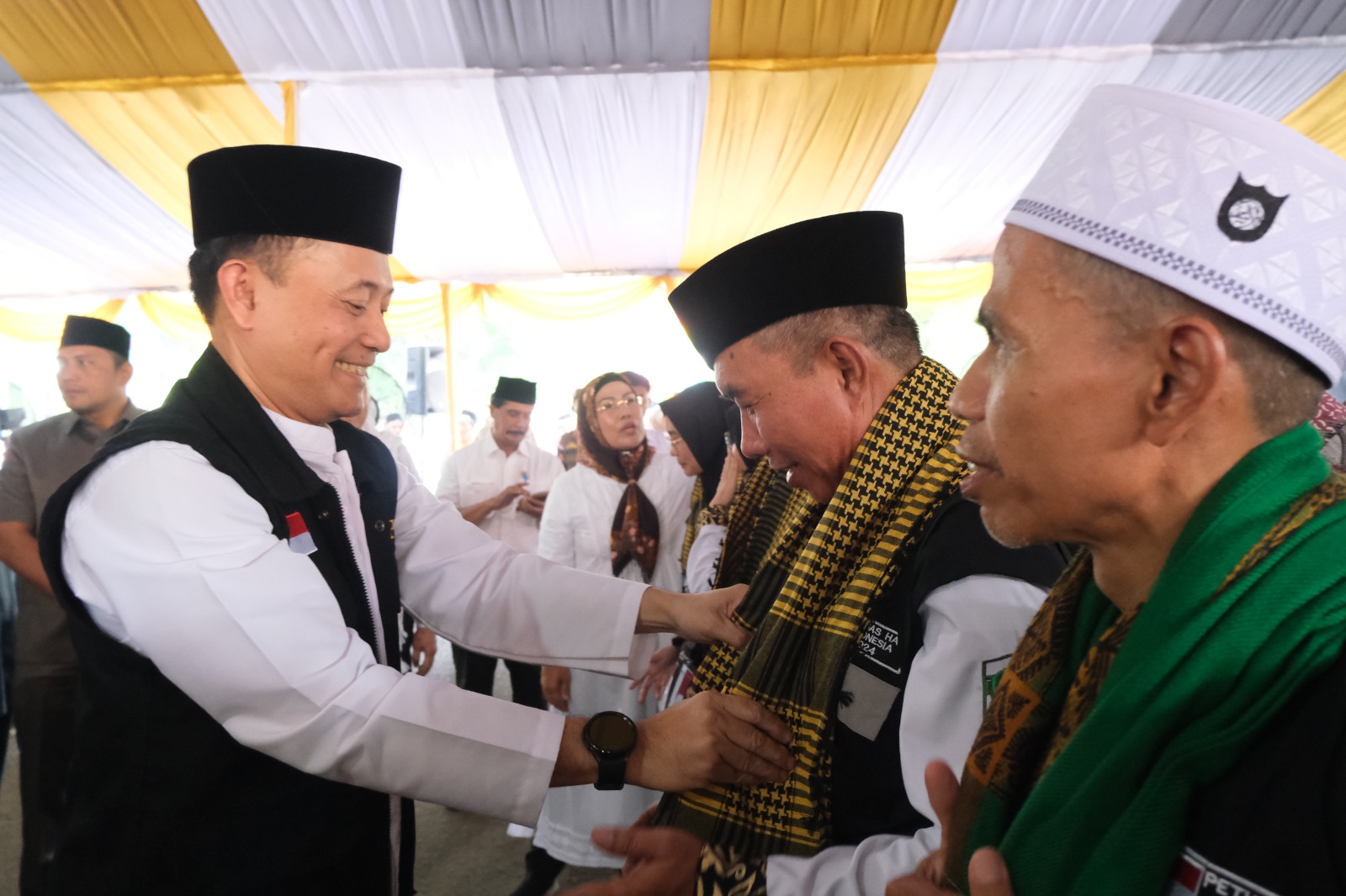Kakanwil melepas jemaah haji asal Kabupaten Serang.